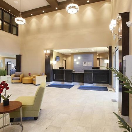 Fort St. John Holiday Inn Express Fort St John By Ihg מראה חיצוני תמונה