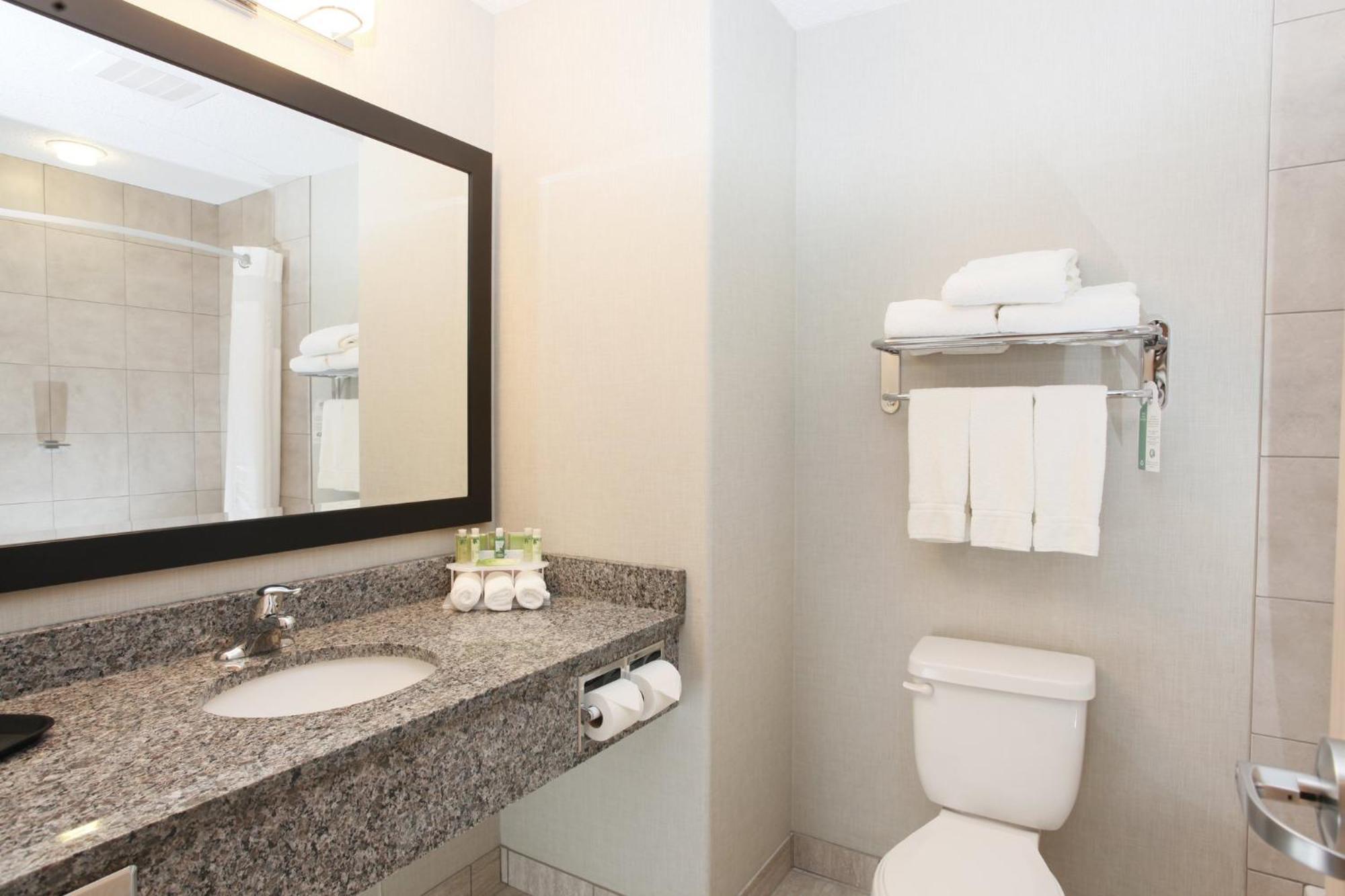 Fort St. John Holiday Inn Express Fort St John By Ihg מראה חיצוני תמונה