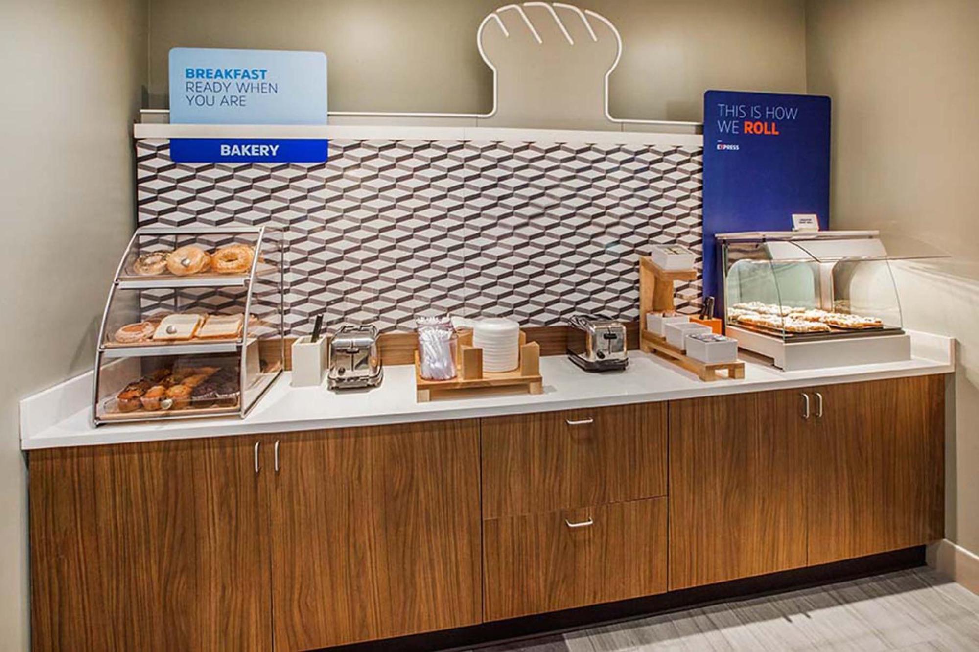 Fort St. John Holiday Inn Express Fort St John By Ihg מראה חיצוני תמונה