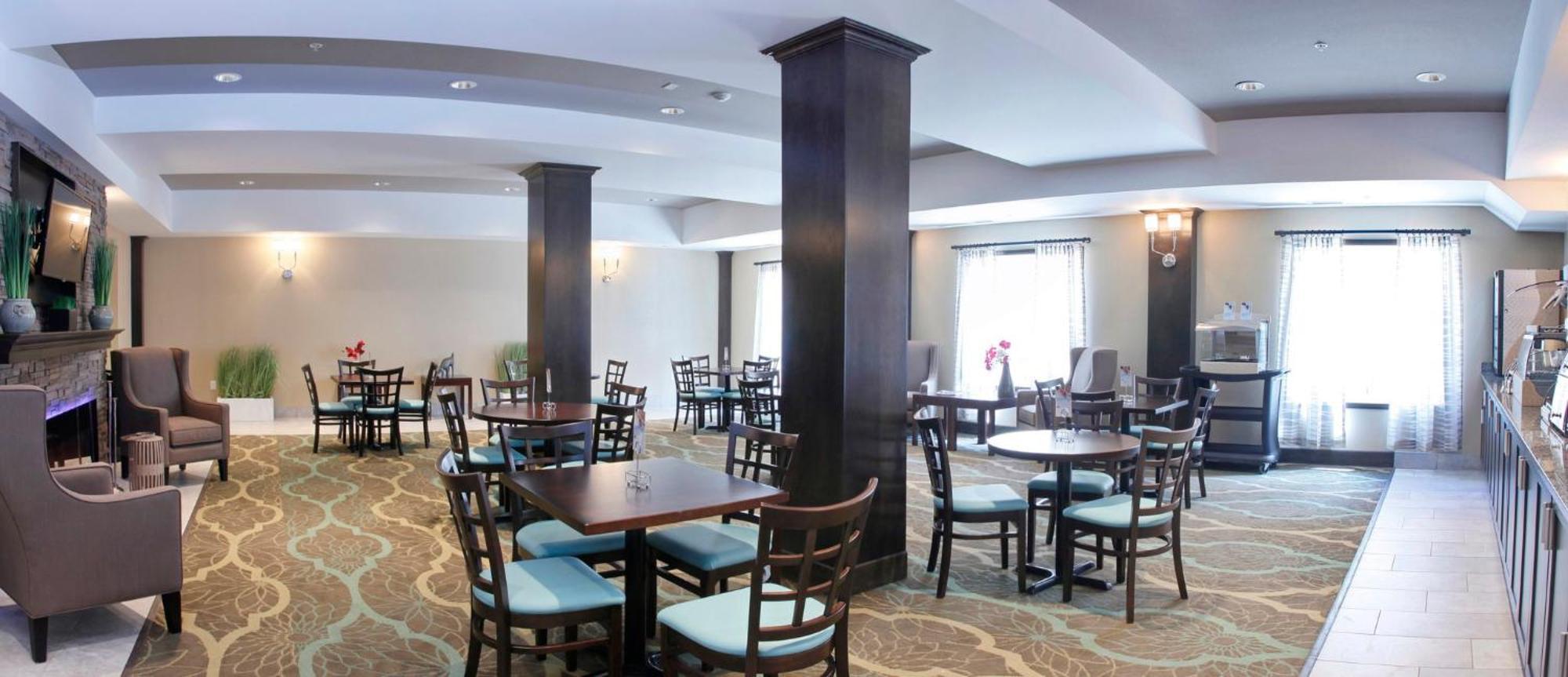 Fort St. John Holiday Inn Express Fort St John By Ihg מראה חיצוני תמונה
