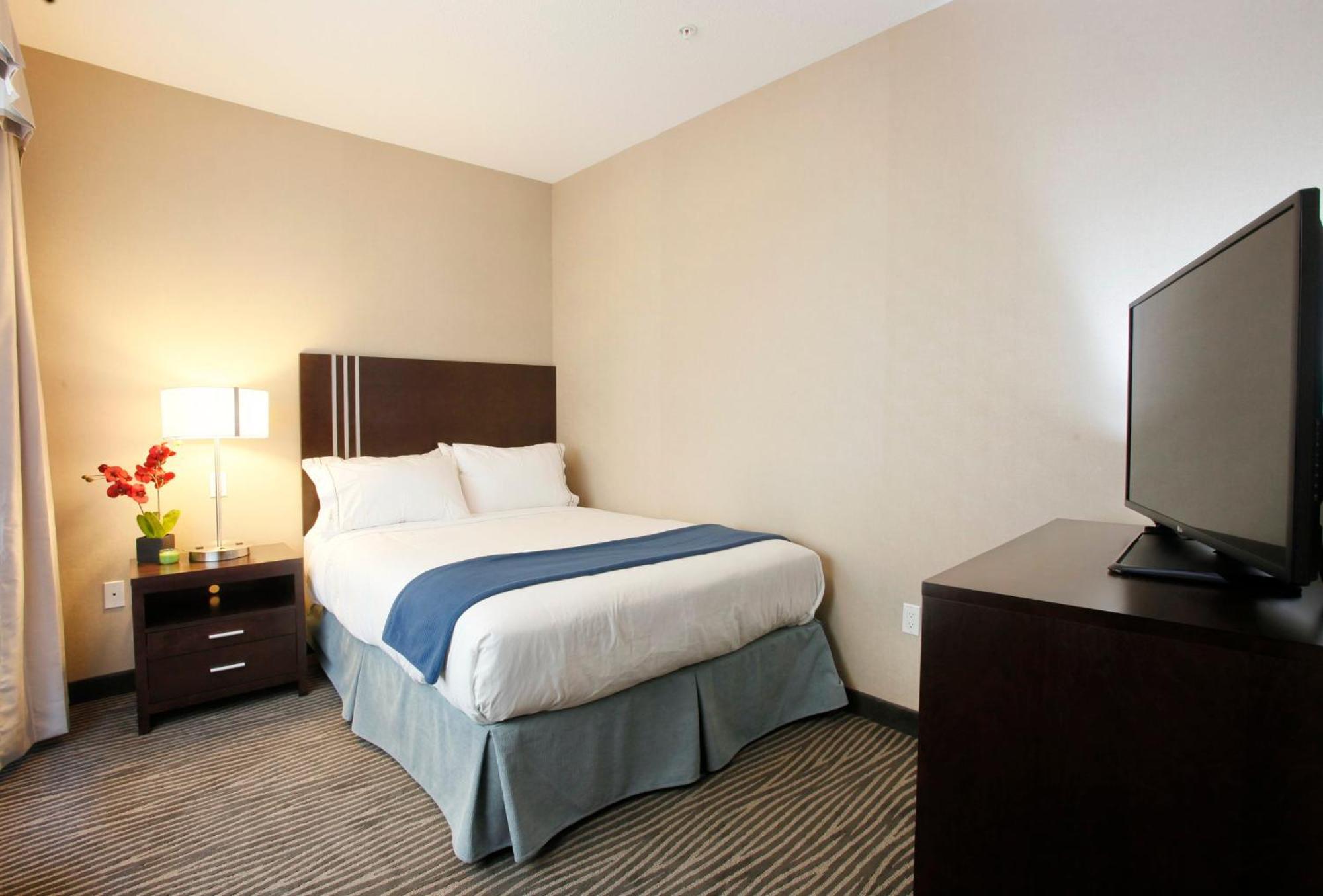 Fort St. John Holiday Inn Express Fort St John By Ihg מראה חיצוני תמונה