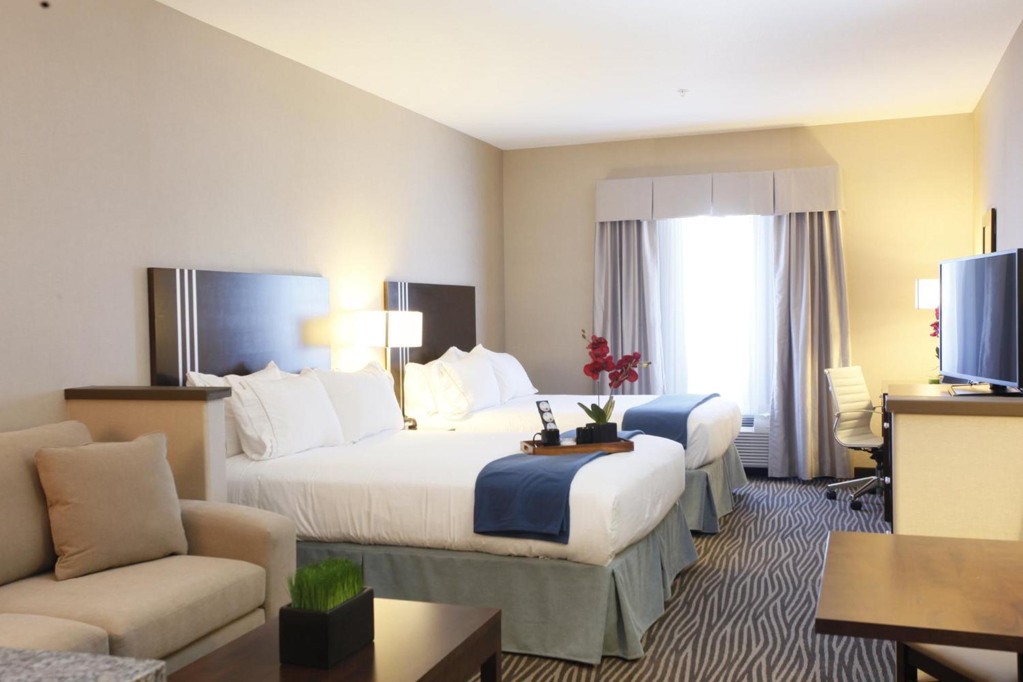 Fort St. John Holiday Inn Express Fort St John By Ihg מראה חיצוני תמונה