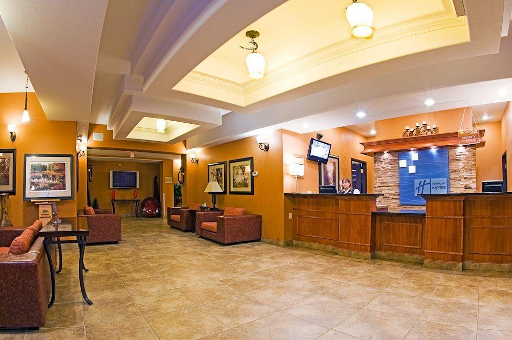 Fort St. John Holiday Inn Express Fort St John By Ihg מראה חיצוני תמונה