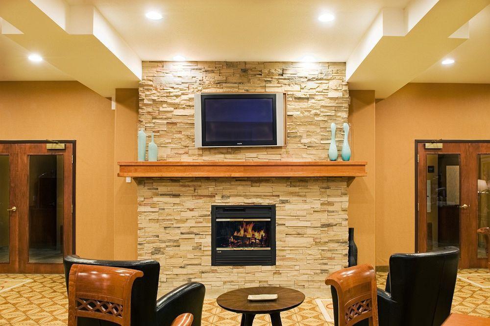 Fort St. John Holiday Inn Express Fort St John By Ihg מראה חיצוני תמונה
