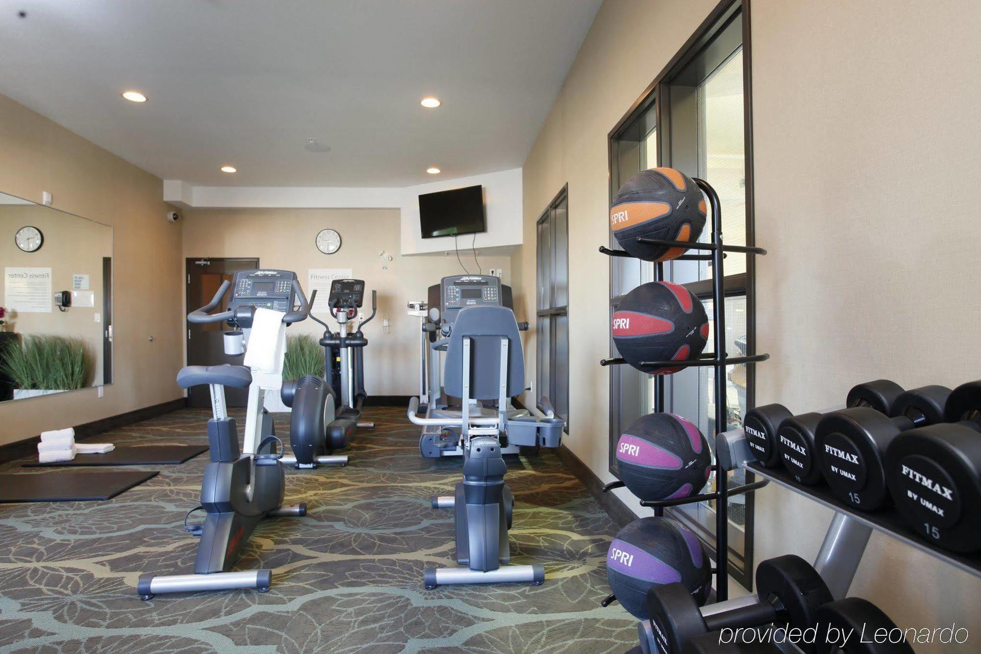 Fort St. John Holiday Inn Express Fort St John By Ihg מראה חיצוני תמונה