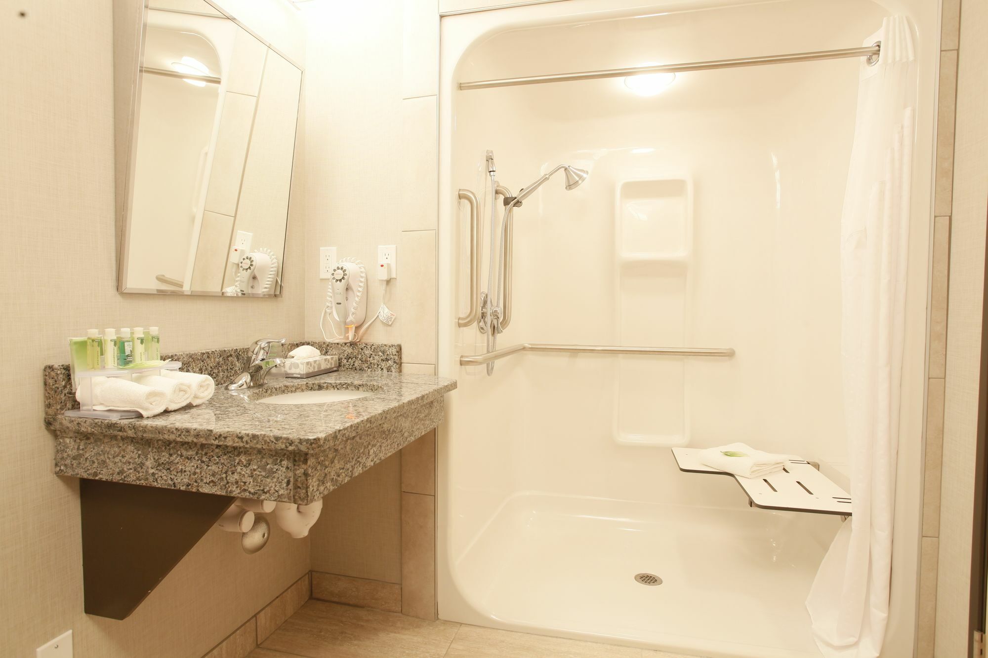 Fort St. John Holiday Inn Express Fort St John By Ihg מראה חיצוני תמונה