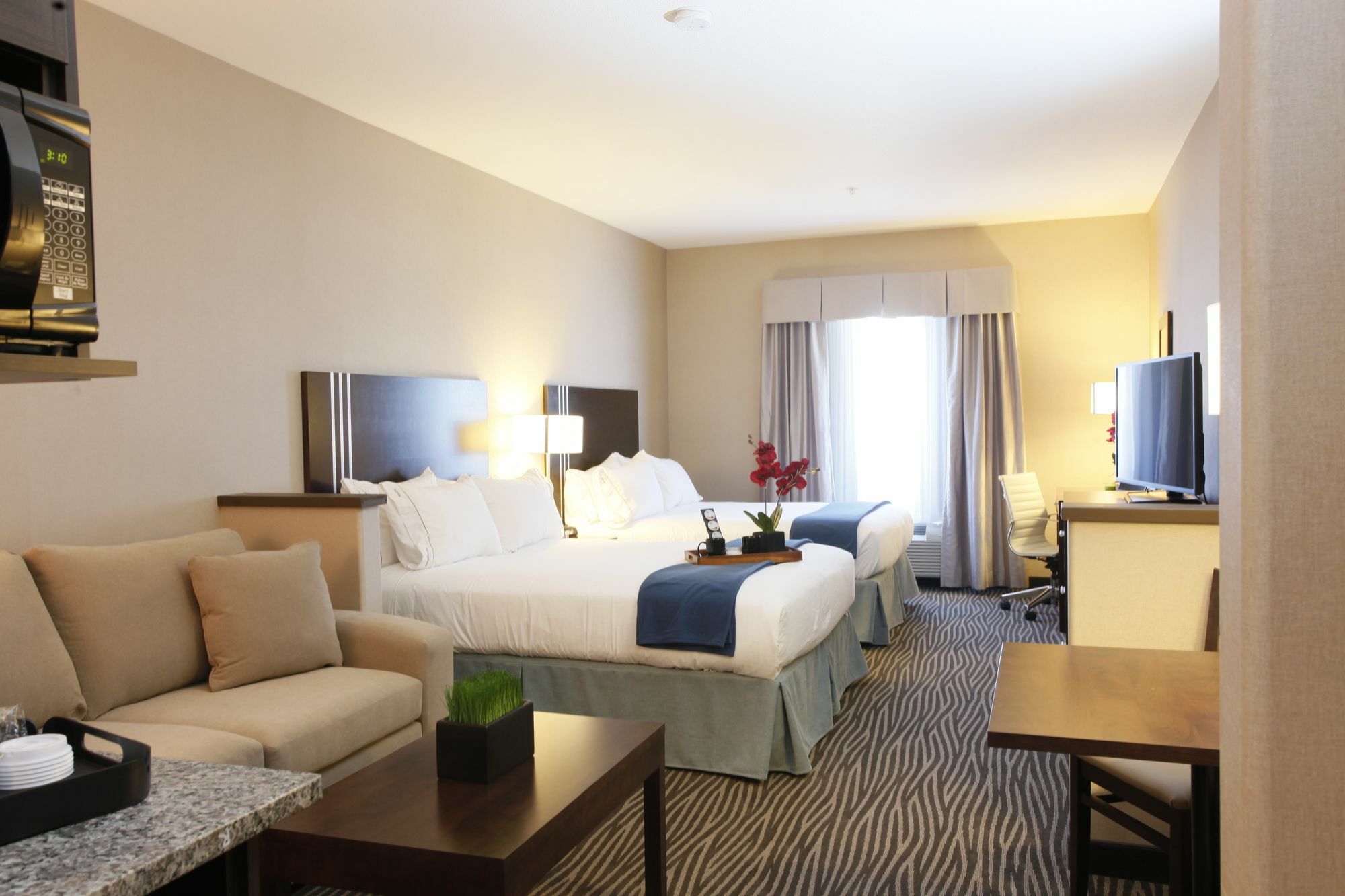 Fort St. John Holiday Inn Express Fort St John By Ihg מראה חיצוני תמונה