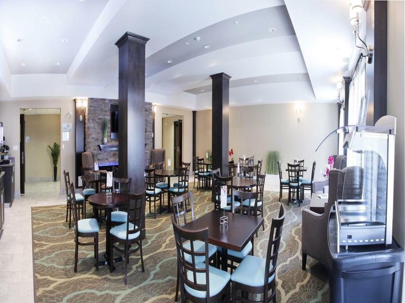 Fort St. John Holiday Inn Express Fort St John By Ihg מראה חיצוני תמונה